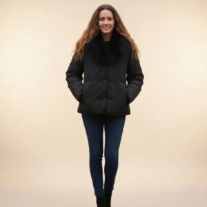 Parka negra cuello peludo Lineatre